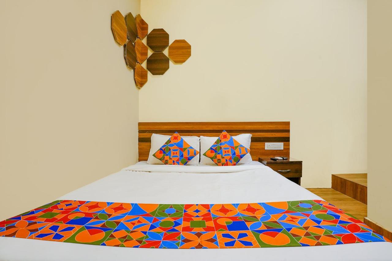 OYO 69614 Hotel Diamond Mumbai  Buitenkant foto