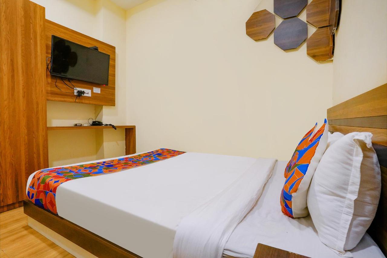 OYO 69614 Hotel Diamond Mumbai  Buitenkant foto